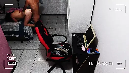 Замужняя изменяет своему с соседом следующим внизу