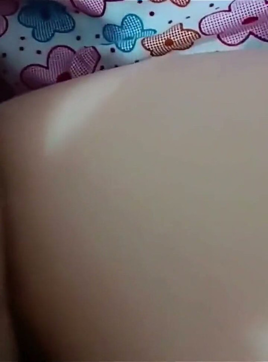 1108 大屁股, 大胸继女渴望意外插入