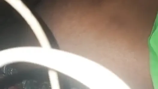 Yangzis muschi squirtet, nachdem sie von ihrem liebhaber, der ihr stiefvater ist, gefickt wurde