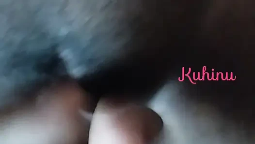 Köylü kadınlar Vegaina parmaklıyor