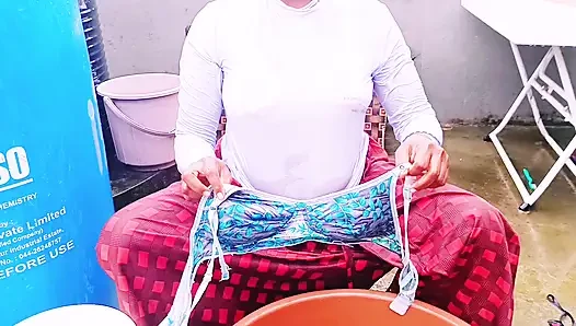 Ev hizmetçisi üvey kız ev sahibini sikiyor. Telugu edepsizce konuşuyor.