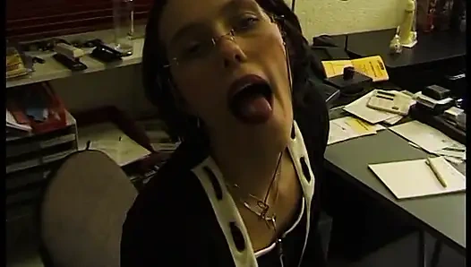 Spex esmer yarak emiyor ve bakış açısıyla domaltılıyor