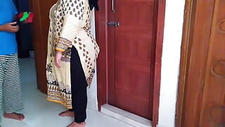 desi Hot wife cheating with husband & Sex with Bra seller in home when husband not at home