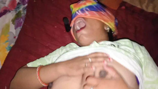 Bhabhi ko raat me jor se full sex in house Hindi audio.