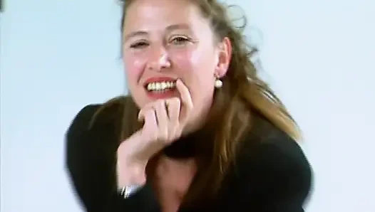 Almanya'dan çarpıcı bayan külotlu çorapla mükemmel vücudunu gösteriyor