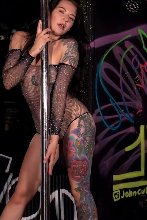 Keeley - Sexy Stripper