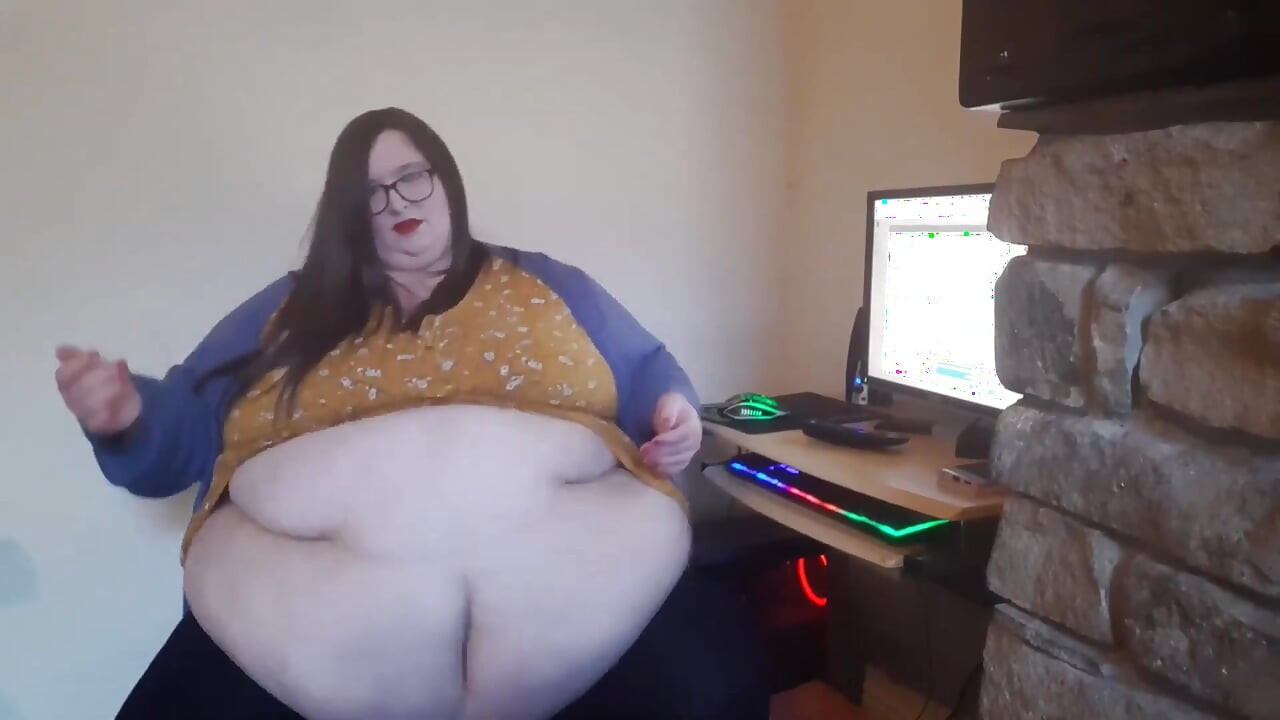 BBW secretary humiliated by boss