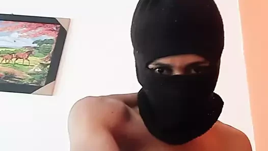 Eu me masturbando bem na casa do meu amigo