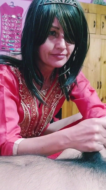 Zapanjujući trenutak iz "Senzacionalne analne scene! Najtvrđi kurac ikad! Pušenje!"
