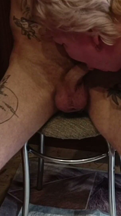 Mother-in-law jerks off sucks and looks at the cumshot | Clip 1