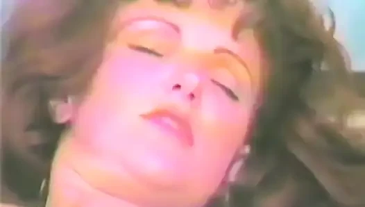 Older brunette fucks both her holes with dildos