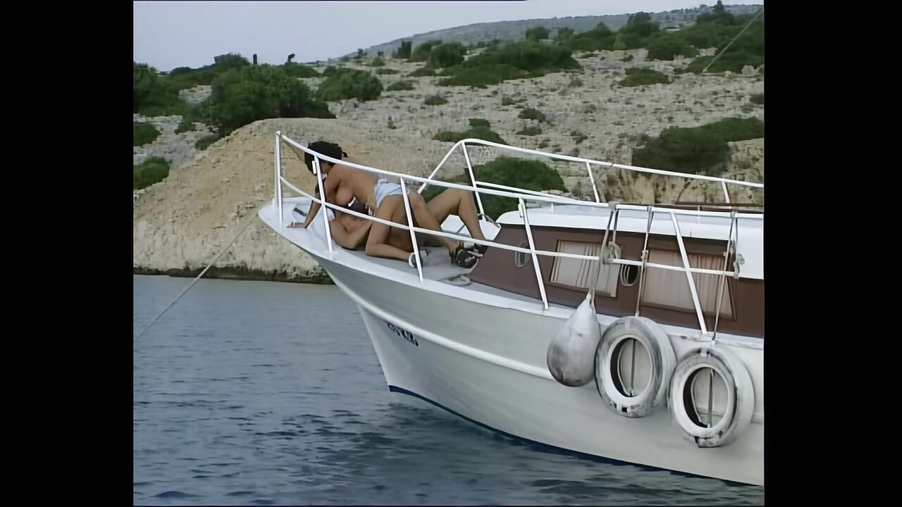 Horny Brunette Suck a Big Cock of His Friend Before She Get Fuck