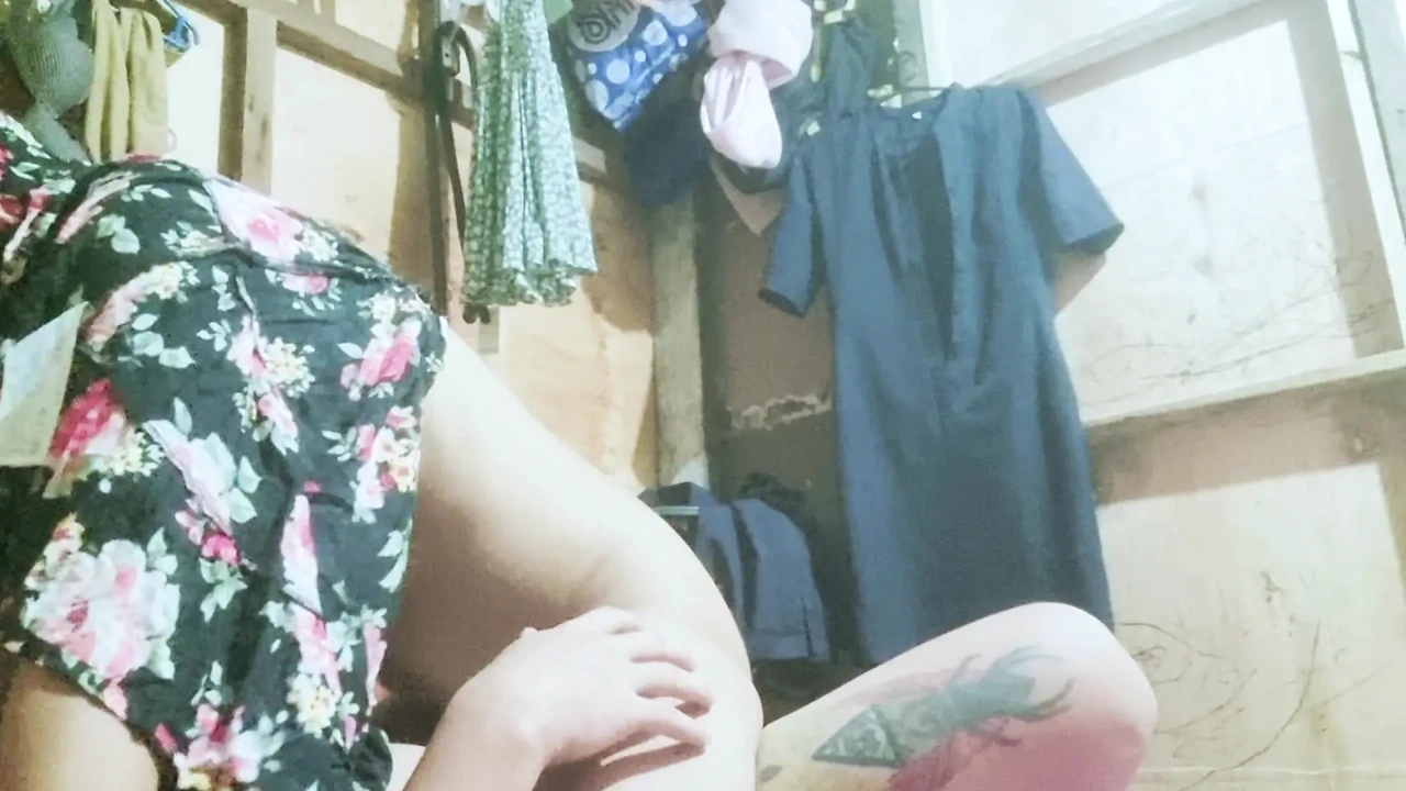 Filipina wife share pussy with her college friend