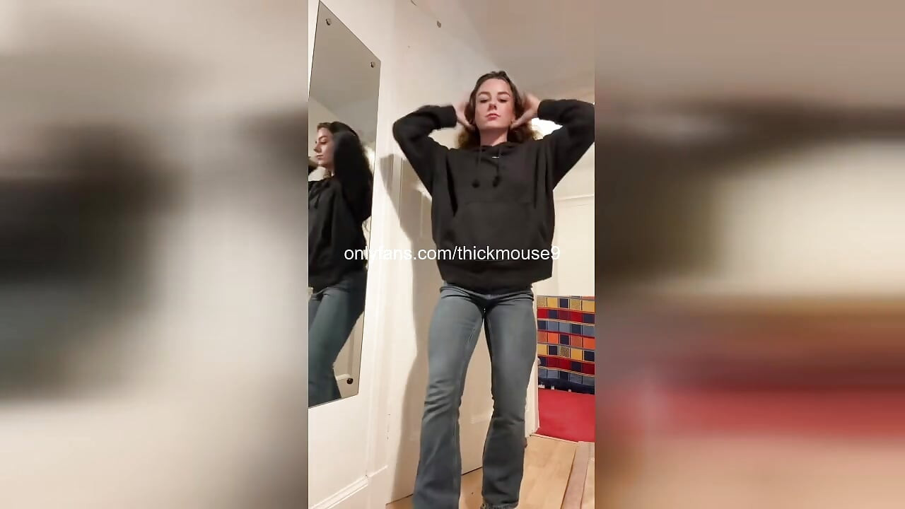 Cauchemar en direct de TikTok - la chatte de 18 ans dans un accident de gloryhole !