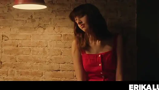 Трах-сессия соседок по Flats - Стажер на Erika Lust