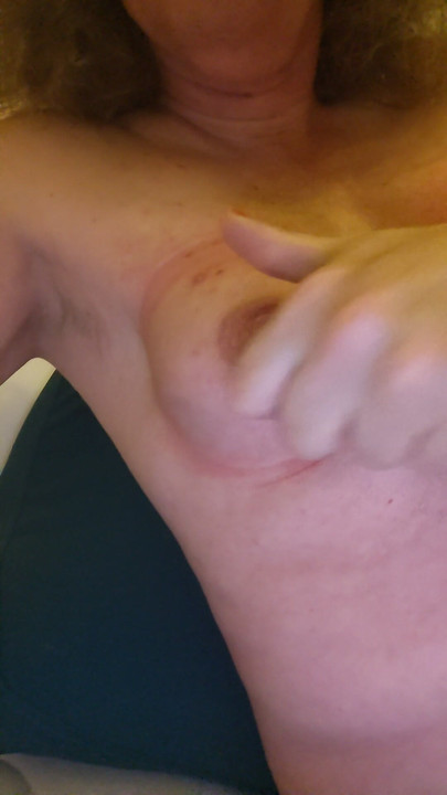 Odgajam svoje grudi da ti daju mlijeko