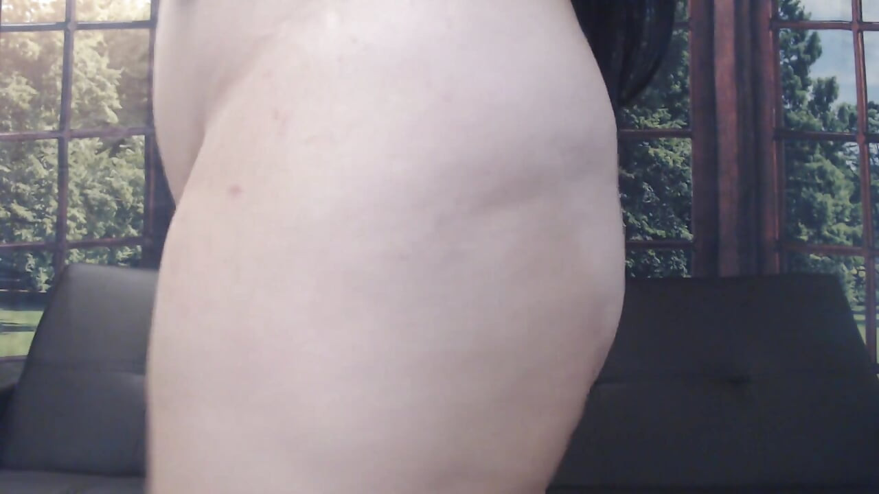Chubby ass shake jiggle bounce