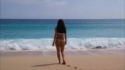 IT HAPPENED ON THE BEACH !!!