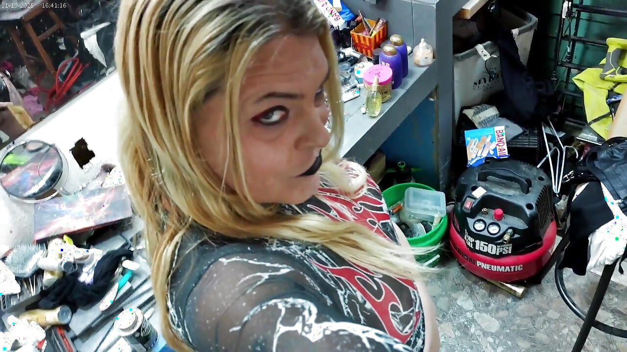 Unpublished Madness 7 - House of Whorrors