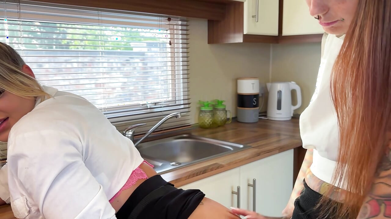 Anal sexo a três no Escritório Hardcore