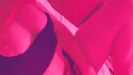 Öpücükler ve sarılmalar mı?