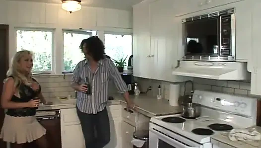 Hot MILF likes it rough