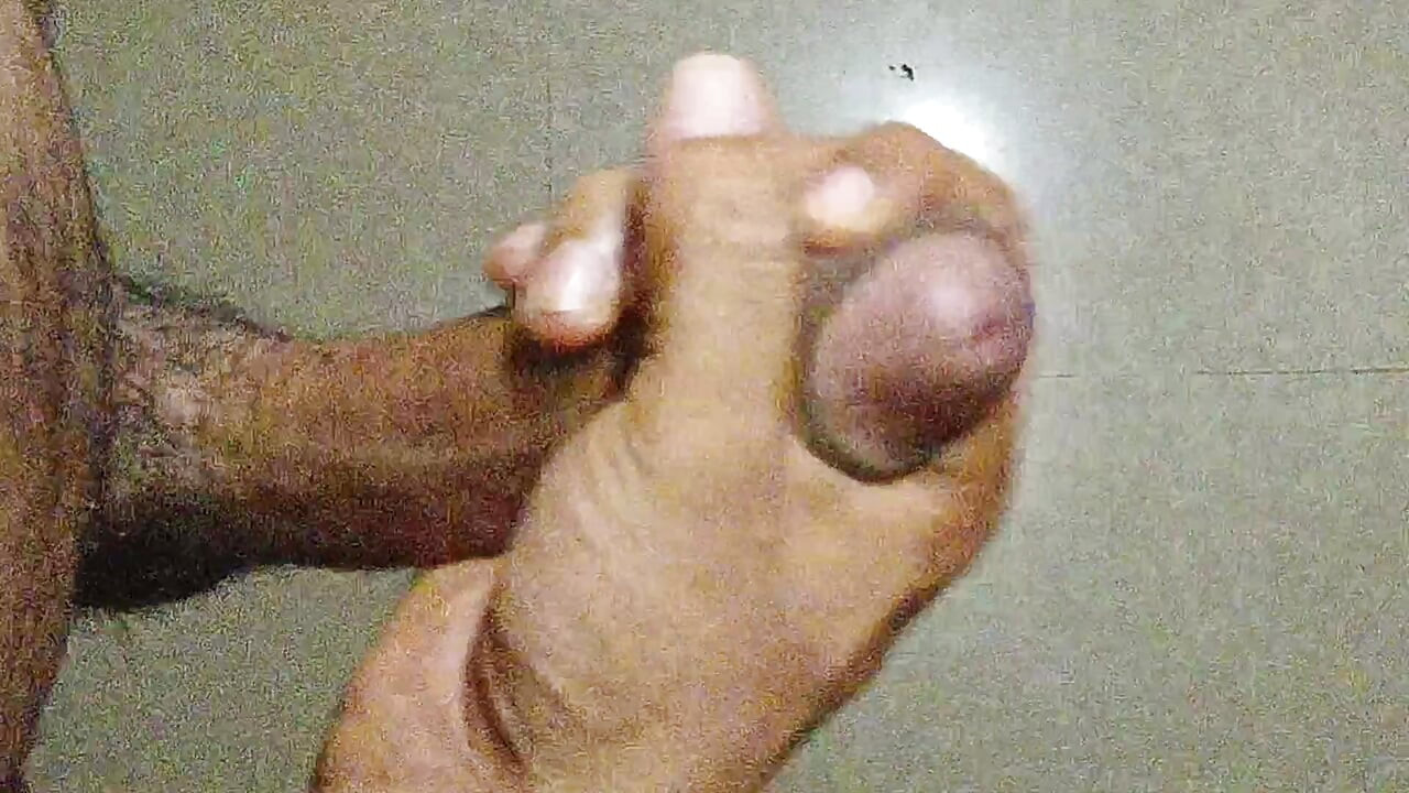 Gay doing masterbation at home (Part 2)