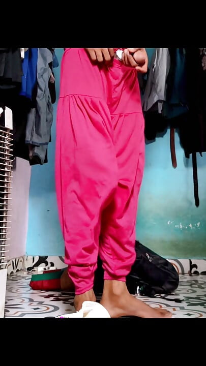 Masterbat hot boy salwar pahen ke and bra pahen ke and full boy slim girl drass