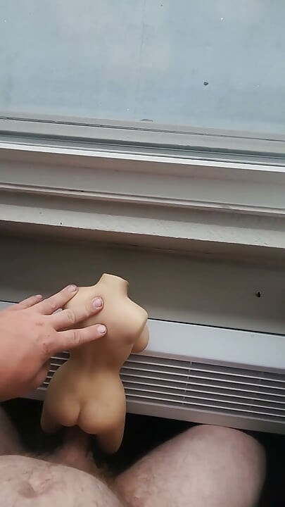 Kepergok lagi ngentot memek lillgirl-ku.