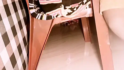 Adik tiri india dientot habis-habisan sama kontol besar abang tirinya sendiri di kursi Eksperimen seks ganas.telugu dirty talks.