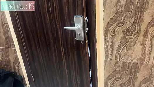 Домашнее видео моей сексуальной возбужденной медсестры, хуя сосет мой член Come Raw