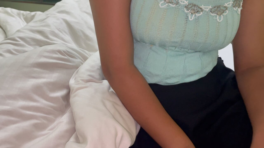 HOT COLLEGE 18+ FEMALE STUDENT FUCKED BY TEACHER IN HOTEL ROOM (HINDI AUDIO)