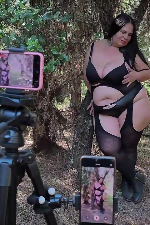 Rq in Forest MILF BBW - Video for Fans Faphouse