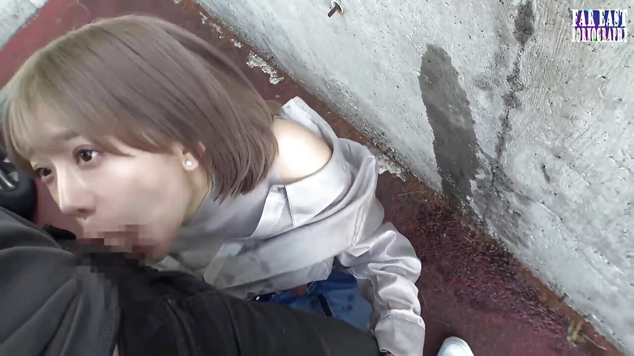 Stream Journey Sebagai Si Cantik Langsing Menguasai Keseronokan Pelepasan Berdiri Di Luar Rumah Bahagian.2