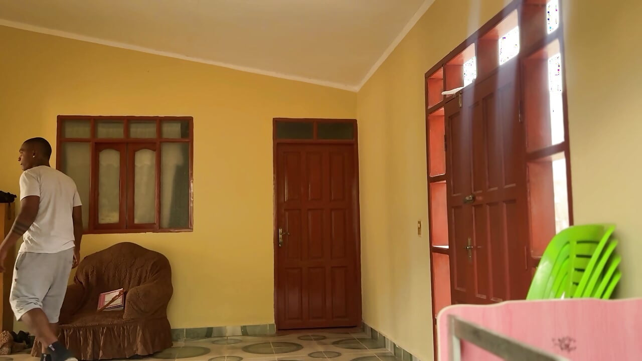 THE BOLIVIAN BIG ASS LADY CHARGES ME RENT WITH SEX