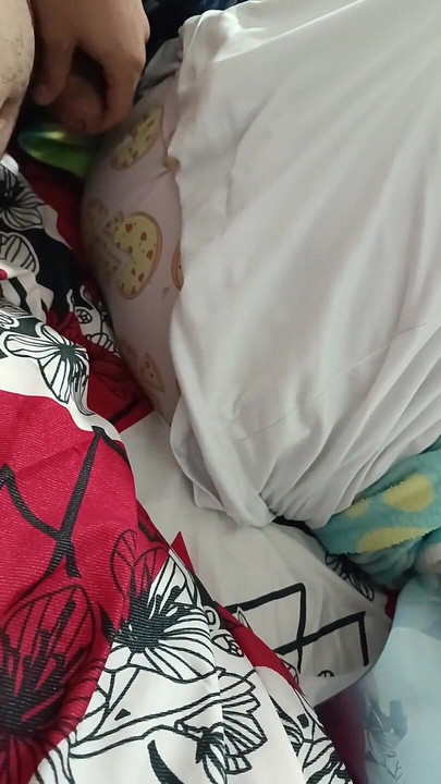 마누라의 자지를 등 뒤로 젖게 했습니다