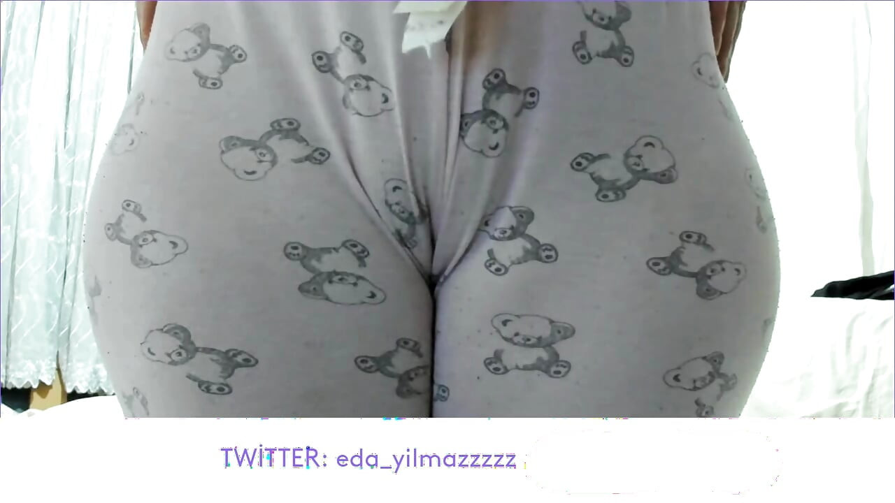 CAMELTOE- MASTURBATION IN PAJAMAS- TURKISH MILF- TURKISH PORN