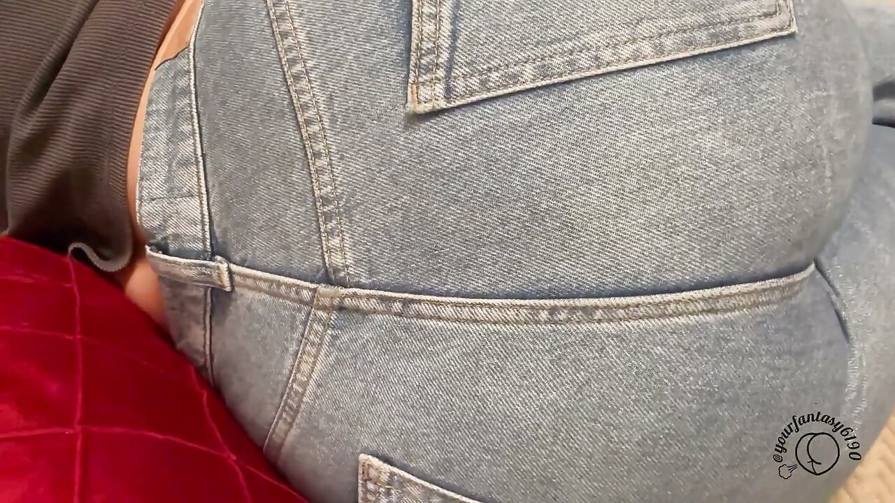 Candid BBW Jeans Farting