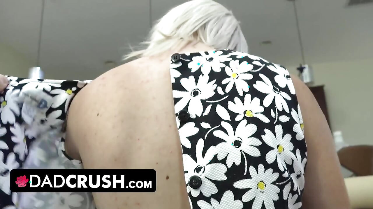 DadCrush - yah galat sautela pita hai! tum mujhe is tarah se chhoo nahin hona chaahie . koee bhi pahle kabhi nahin hai!