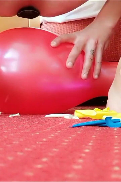 Balloons Play, Sitting on Balloons, Riding Dildo on Balloon and Cumshot