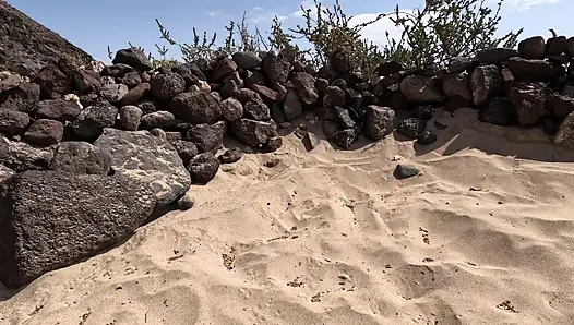 Halk plajında tutamıyor ve kuma işiyor