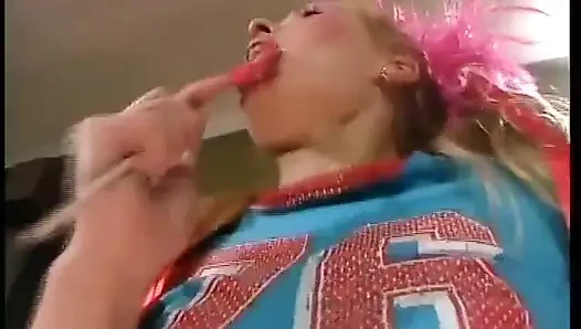 Beberapa adegan dengan cewek seksi