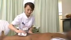 Aziatische verpleegsters legen zwarte pik