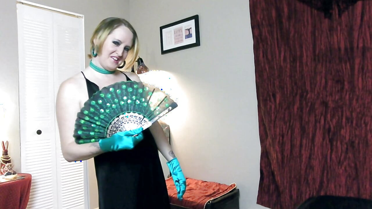 Step-mom Satin Gloves Blowjob & Facial