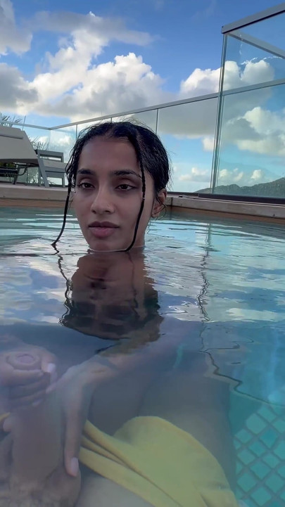Busty India Gives an Amazing Blowjob in the Hotel Pool to Everyone's Glass- Yasmina Khan