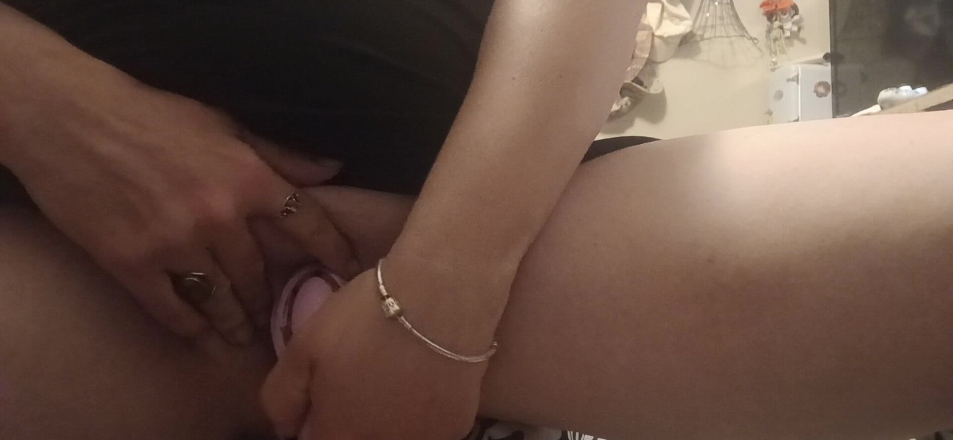 Παίζοντας με το μουνί