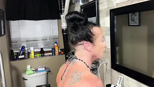 Sneezing Through Makeupkandy Is Allergic to Glam