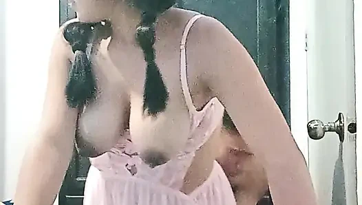 Verdammt üppige, reiche Schulmädchen mit großem Arsch hat es geliebt, dass ich sie am Arsch gefressen habe