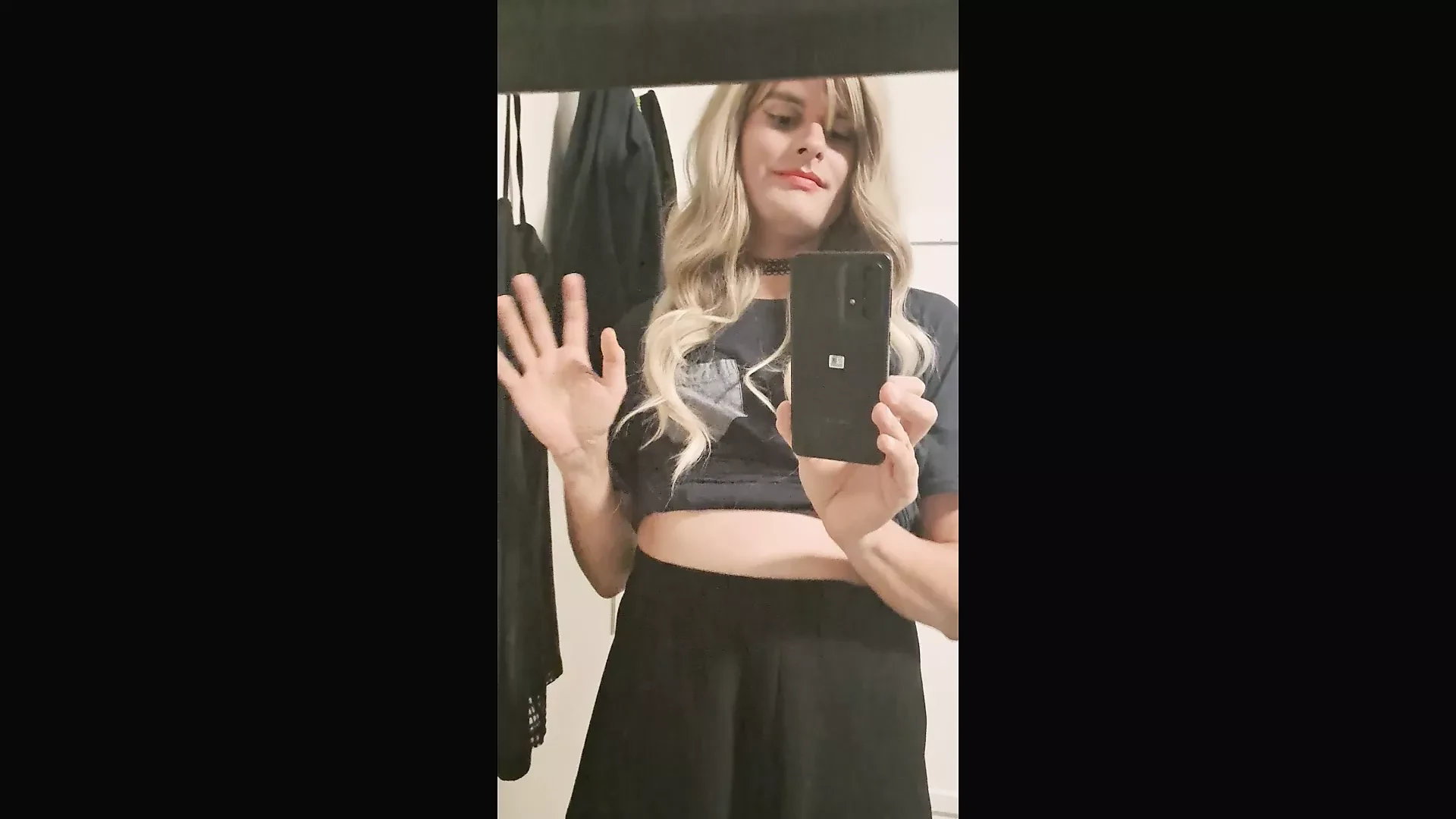 Mariquita buscando la atención de papá