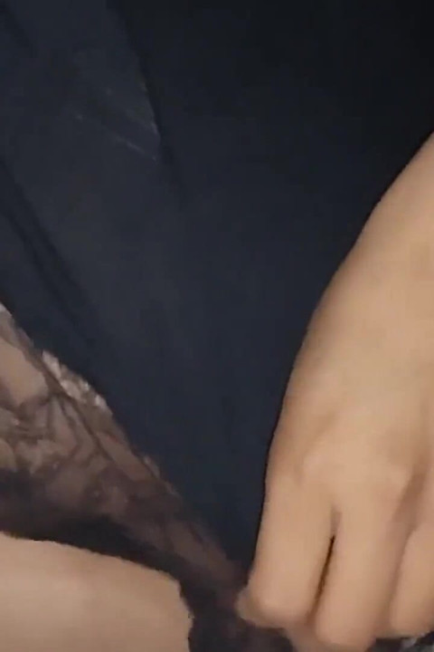 În acest fel eu plătesc datoria către un prieten. Multumesc, sper sa te bucuri de pizda mea.